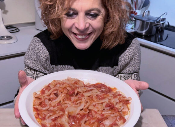 Mangiare con gli Occhi: Oggi in cucina con Ilaria Bertinelli – “Pasta fatta in casa: Sagne a la molenara senza glutine”