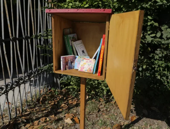 La Biblioteca di Alice porta i libri al Parco Ducale di Parma: torna “I libri abitano il parco”!