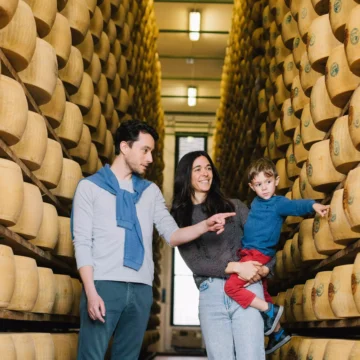 Un viaggio nel cuore del Parmigiano Reggiano: Caseifici Aperti torna a ottobre!