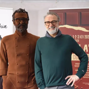 Massimo Bottura in Cioccolato: L’Opera d’Arte Iperrealista che Ha Stregato Sciocolà 2024